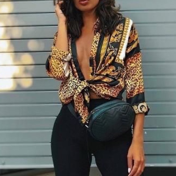 Pretty little thing blouse - Picture 1 of 3